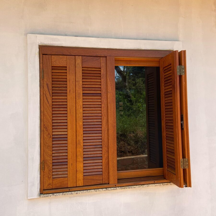 Janelas de Madeira