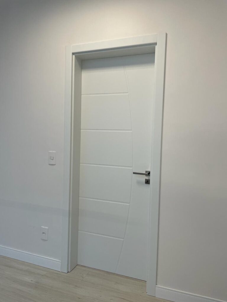 PORTA INTERNA LINHA REVESTIDA EM PVC