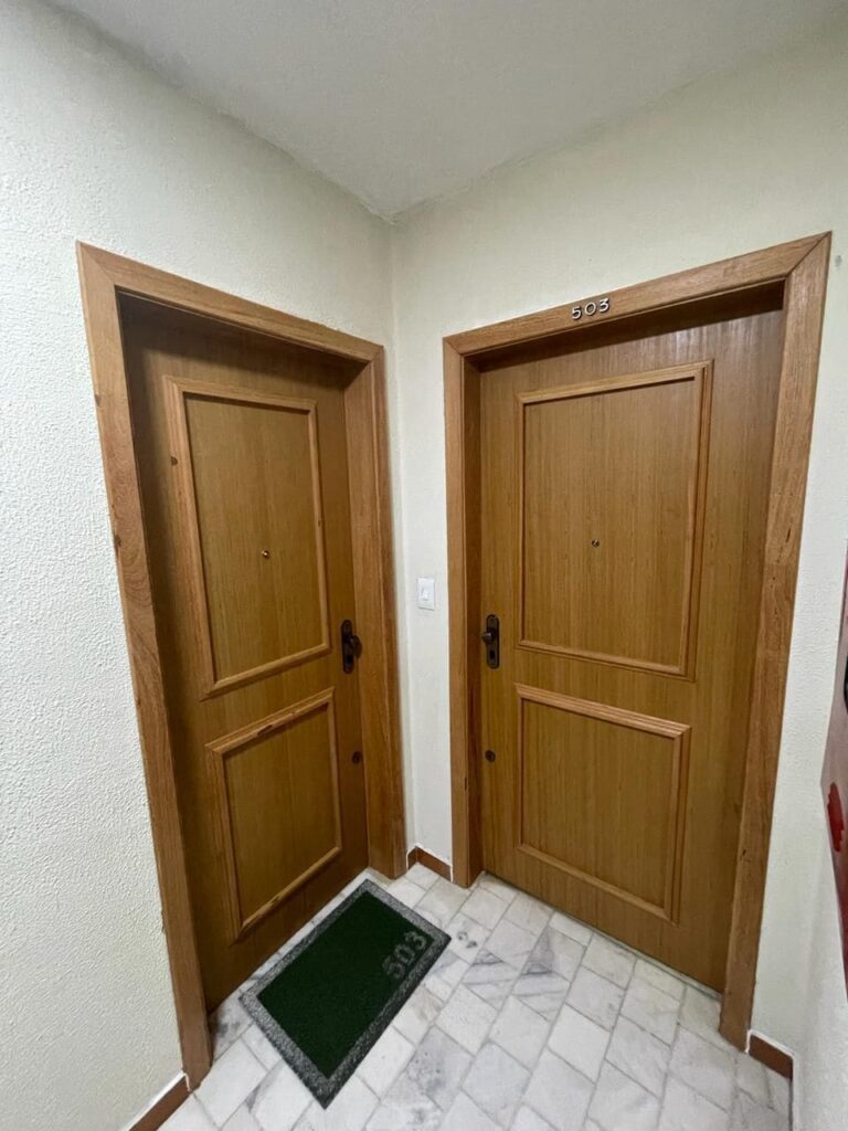 Portas pivotantes sob medida
