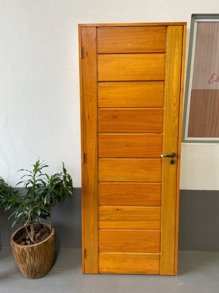 Portas de entrada com janelas sob medida